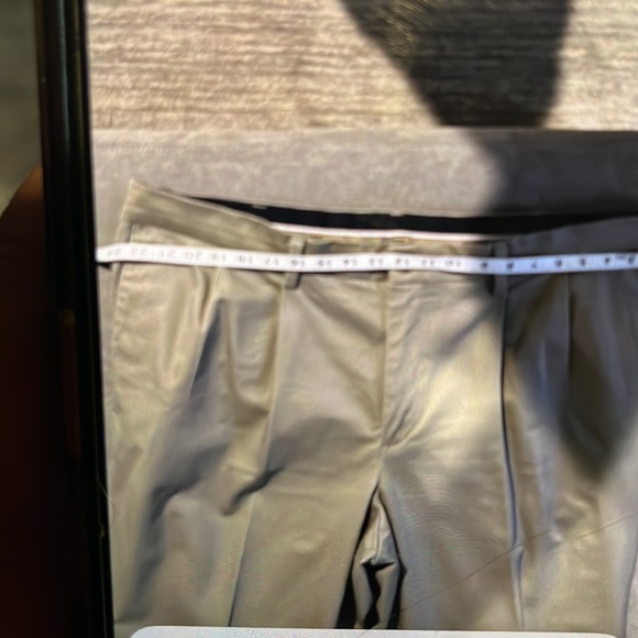Men Docker Khaki Classic Pants!!! Size: W42/L32 - Picture 5 of 8